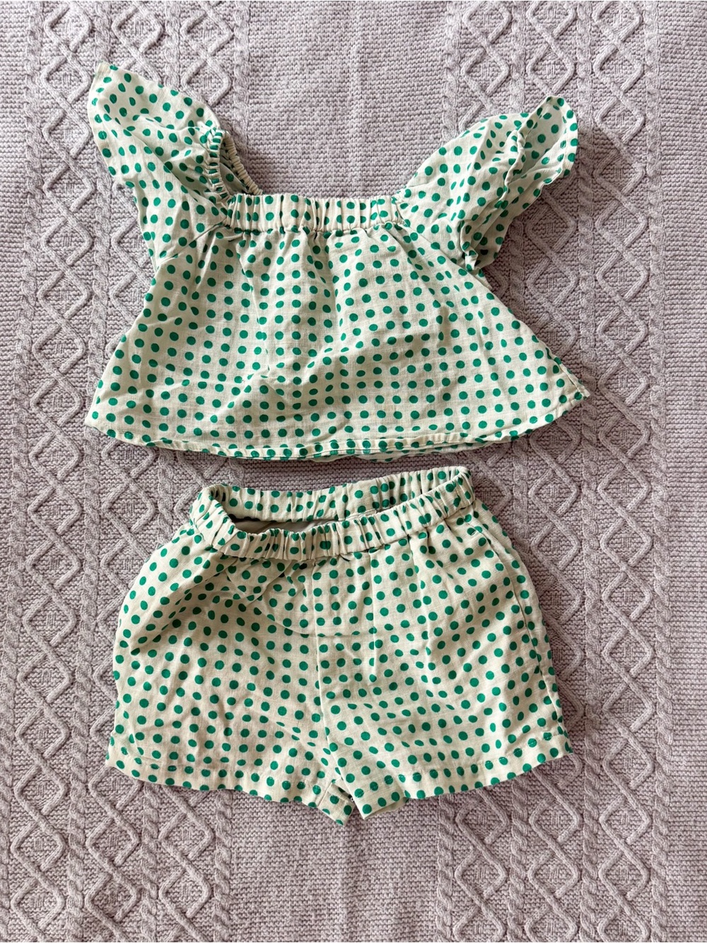 GAP White & Green Polka Dot Top with Flutter Sleeves & Matching Shorts 18-24M